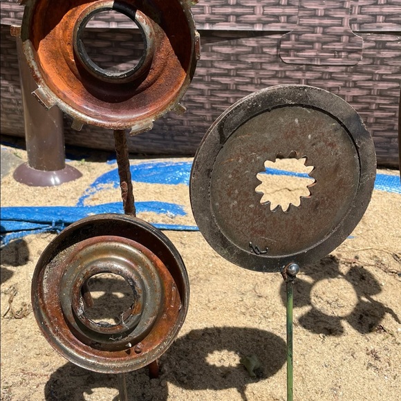 Metal flower - Picture 2 of 4